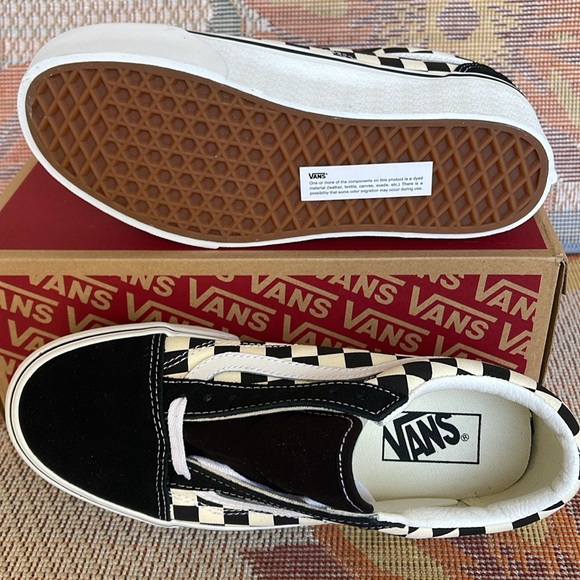 Vans Men’s Old Skool Stacked 
Checkerboard Black/Classic
VN0A7Q5MTYQ
Platforms - Picture 4 of 16